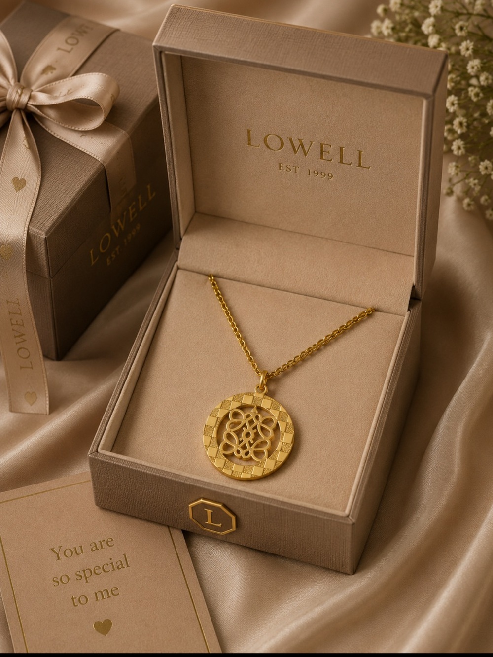 Fashion Jewelry Gold Filigree Medallion Necklace